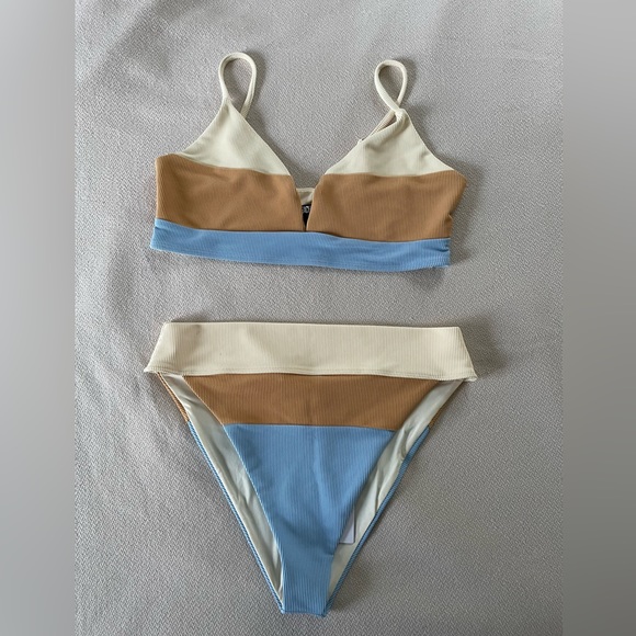 Free People Beach Riot swimsuit - Picture 1 of 4